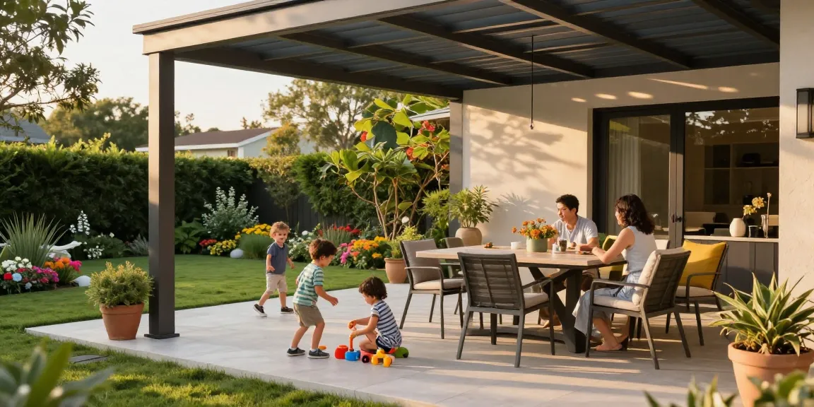 Familie unter Terrassenüberdachungen genießt den sonnigen Tag im Garten.